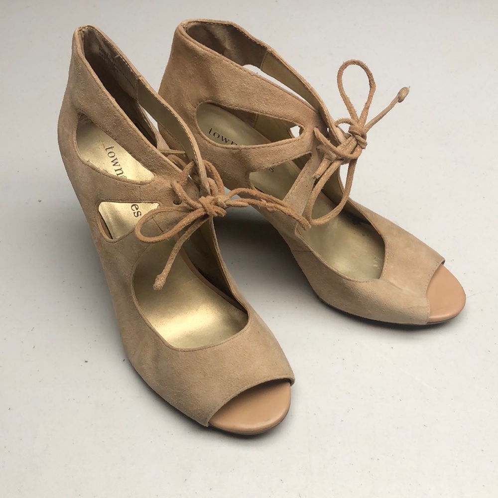 SUEDE LEATHER TOWN SHOES TIE-UP HEELS 6 1/2 M ⭐️